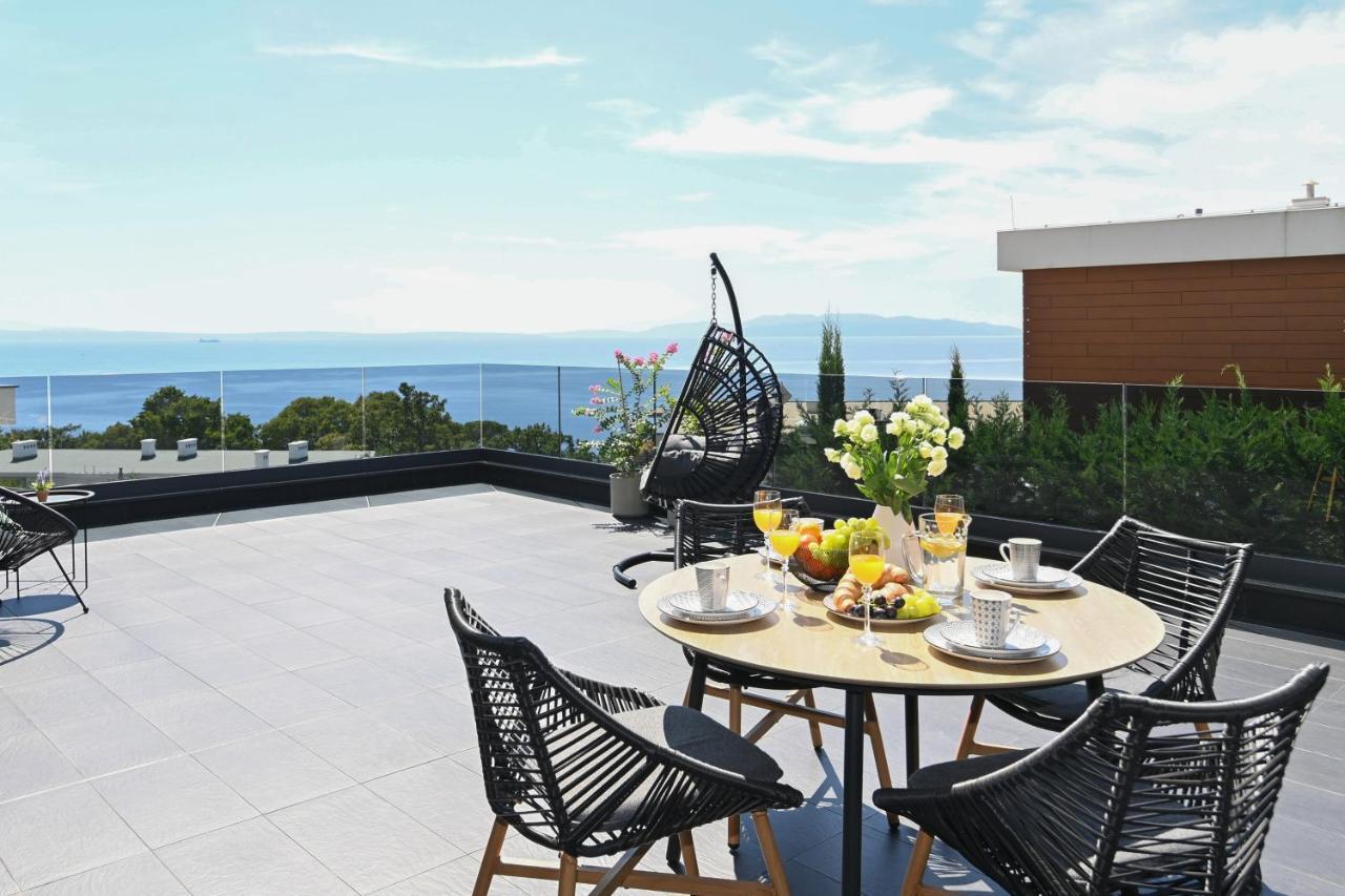 Sea View Deluxe Apartment Rijeka Eksteriør bilde