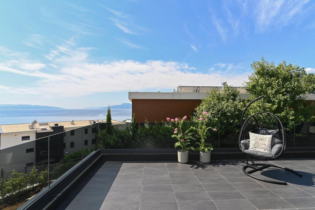 Sea View Deluxe Apartment Rijeka Eksteriør bilde