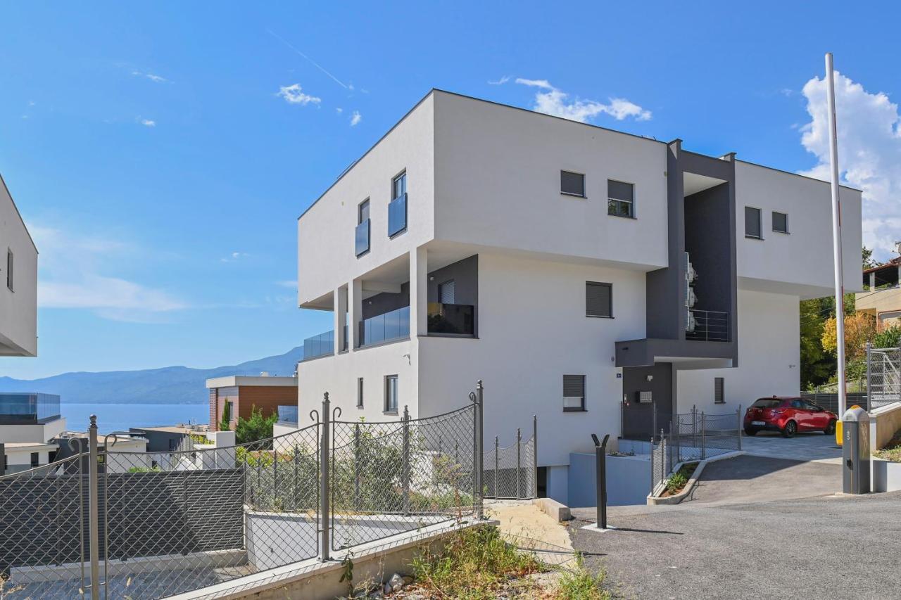 Sea View Deluxe Apartment Rijeka Eksteriør bilde