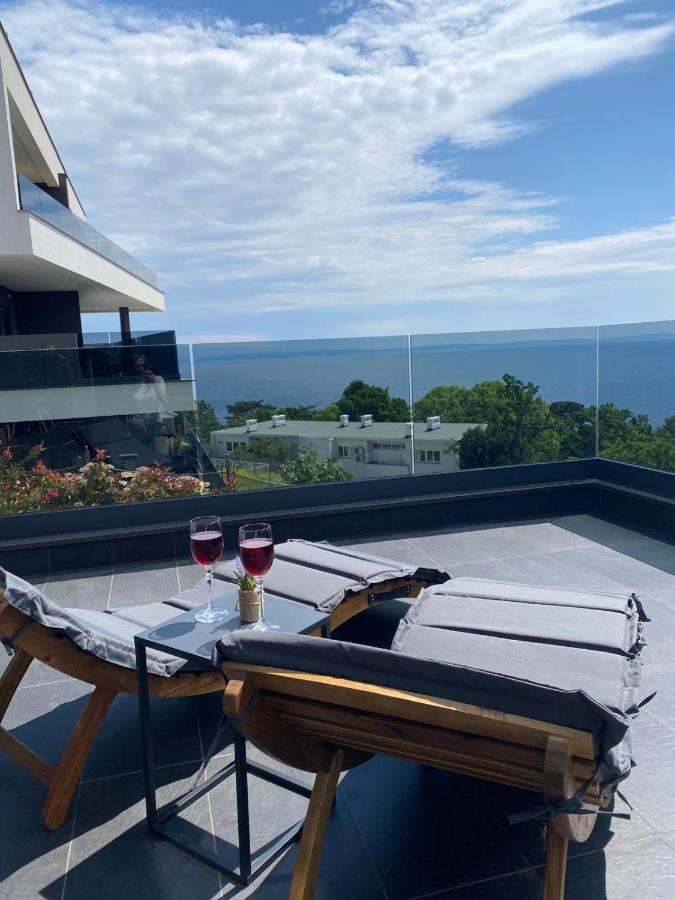 Sea View Deluxe Apartment Rijeka Eksteriør bilde